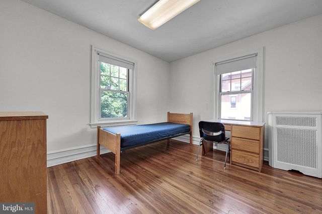 33 SIXTH AVE, Collegeville, PA 19426