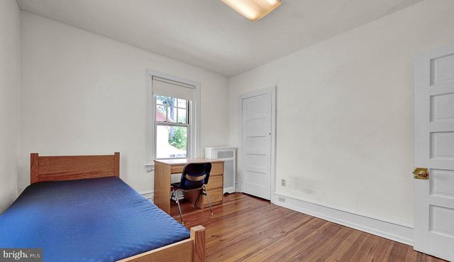 33 SIXTH AVE, Collegeville, PA 19426