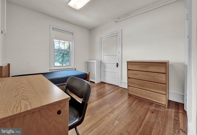 33 SIXTH AVE, Collegeville, PA 19426