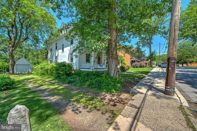33 SIXTH AVE, Collegeville, PA 19426