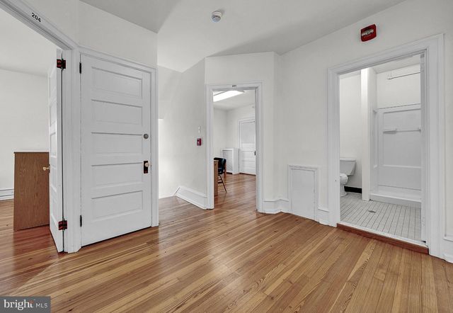 33 SIXTH AVE, Collegeville, PA 19426