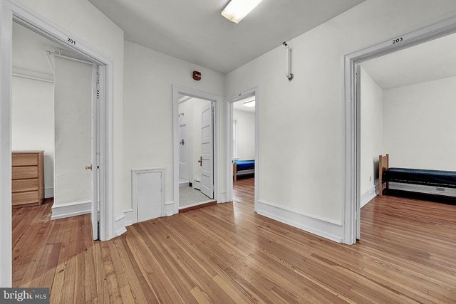 33 SIXTH AVE, Collegeville, PA 19426