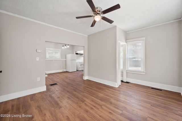210 S 39th St, Louisville, KY 40212