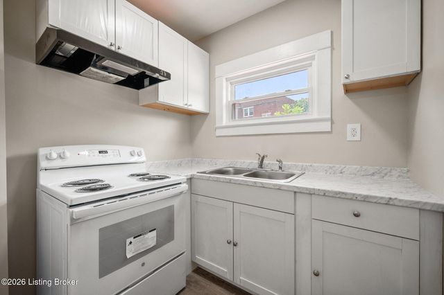 210 S 39th St, Louisville, KY 40212