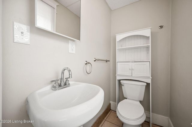 210 S 39th St, Louisville, KY 40212