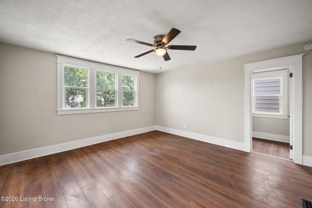 210 S 39th St, Louisville, KY 40212