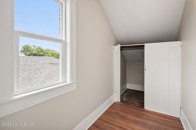 210 S 39th St, Louisville, KY 40212