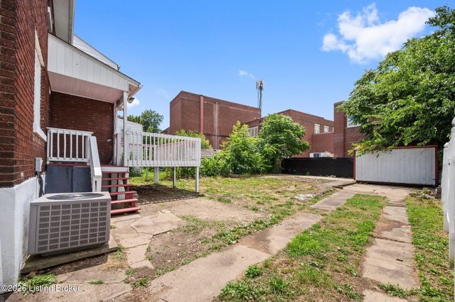 210 S 39th St, Louisville, KY 40212