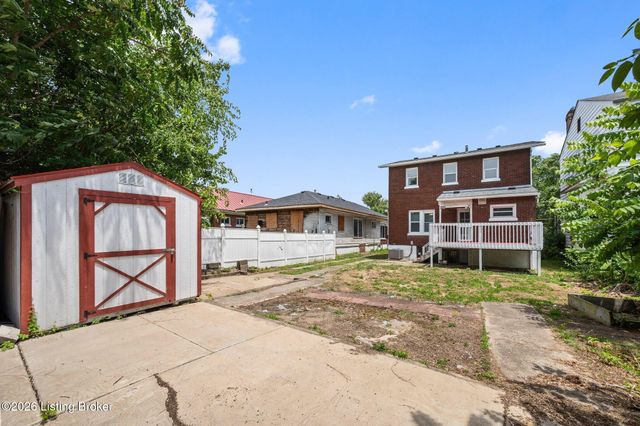 210 S 39th St, Louisville, KY 40212