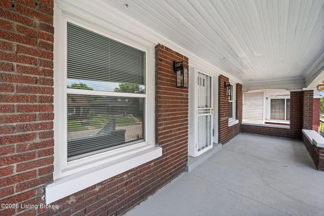 210 S 39th St, Louisville, KY 40212