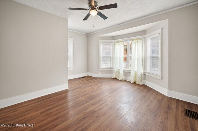 210 S 39th St, Louisville, KY 40212