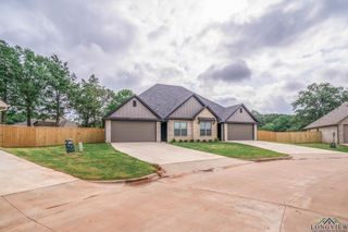 1420 Page Valley Cir, Longview, TX 75601
