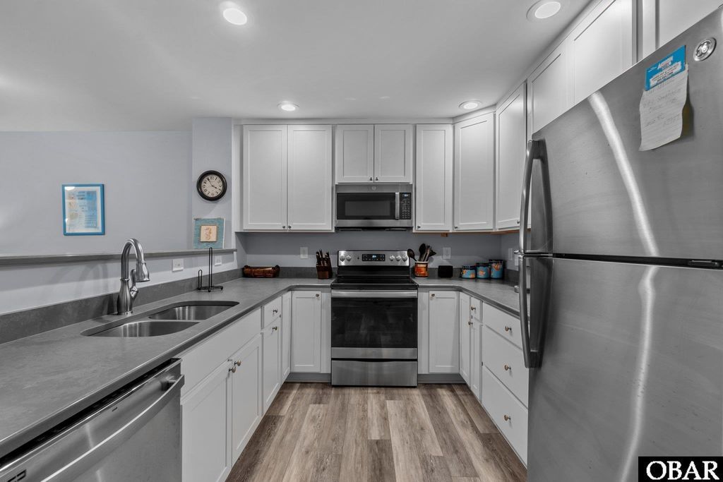 Image 7 of property listing at 627 Sand Fiddler Cir Unit B-1, Corolla, NC 27927