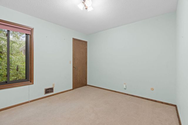 4135 Shirlee Lane S, Shoreview, MN 55126