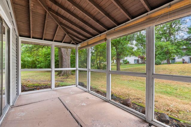 4135 Shirlee Lane S, Shoreview, MN 55126