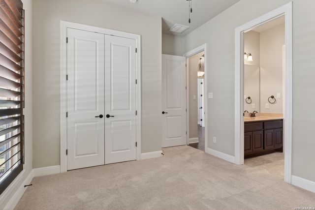 615 Geddington, Shavano Park, TX 78249