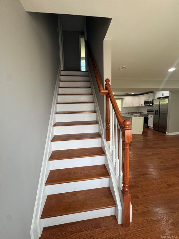 7 E Lakeland Street, Bay Shore, NY 11706 — photo 3