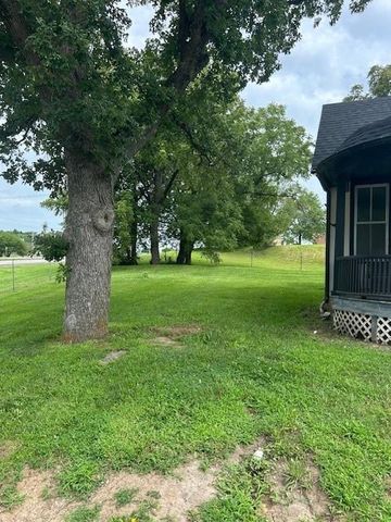 901-903 S Main Street, Lansing, KS 66043