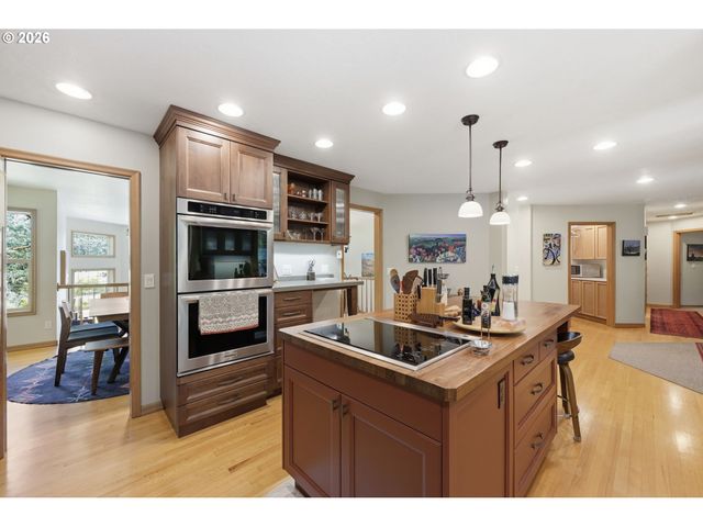1894 W 27TH Pl, Eugene, OR 97405