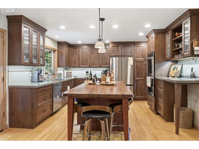 1894 W 27TH Pl, Eugene, OR 97405