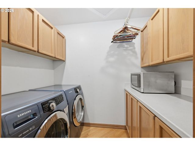 1894 W 27TH Pl, Eugene, OR 97405
