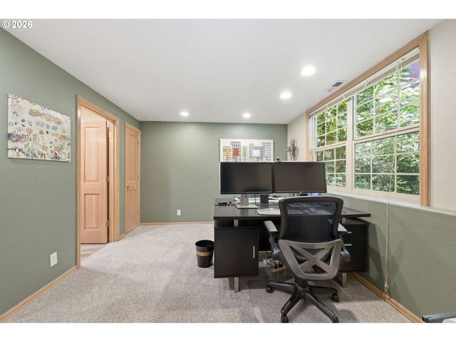 1894 W 27TH Pl, Eugene, OR 97405
