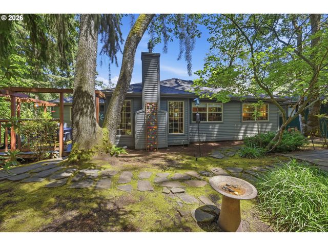 1894 W 27TH Pl, Eugene, OR 97405