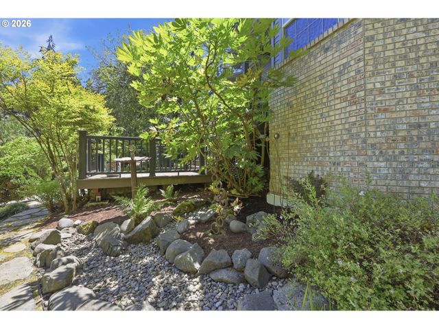 1894 W 27TH Pl, Eugene, OR 97405