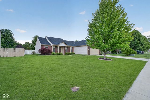 8662 Claverdon Lane, Avon, IN 46123
