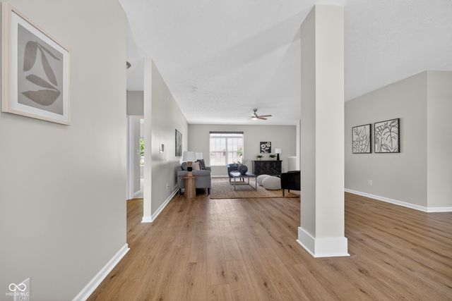 8662 Claverdon Lane, Avon, IN 46123