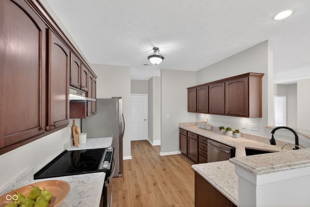 8662 Claverdon Lane, Avon, IN 46123