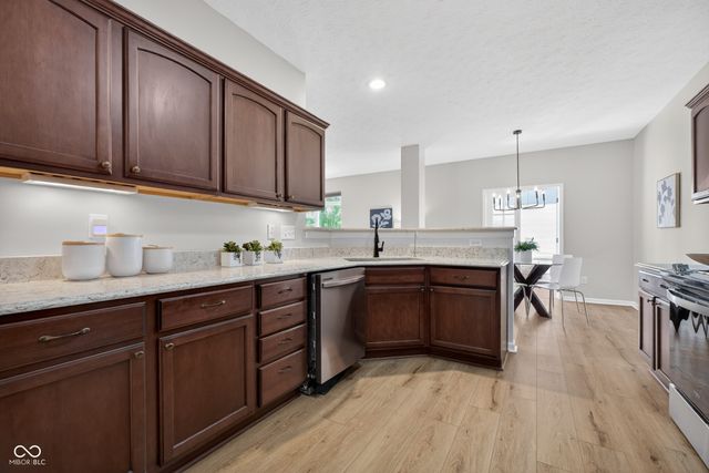 8662 Claverdon Lane, Avon, IN 46123
