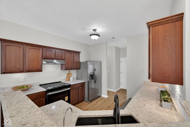 8662 Claverdon Lane, Avon, IN 46123