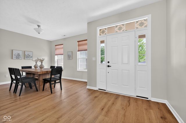 8662 Claverdon Lane, Avon, IN 46123