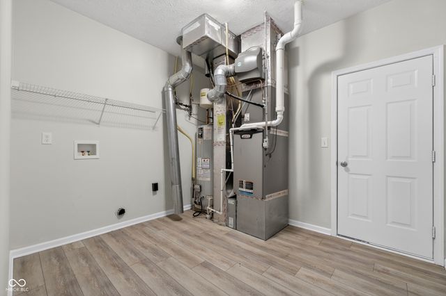 8662 Claverdon Lane, Avon, IN 46123
