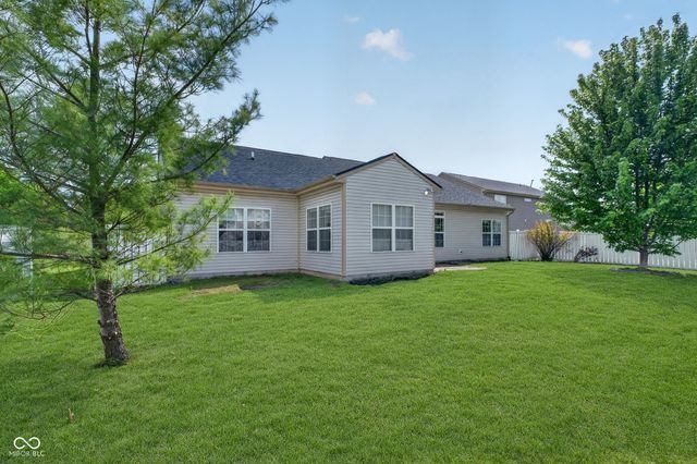 8662 Claverdon Lane, Avon, IN 46123