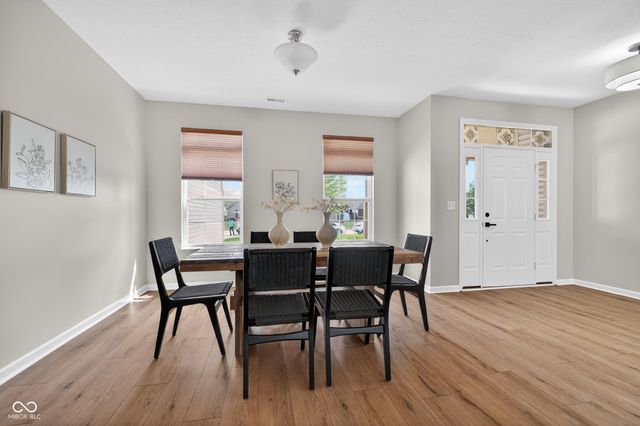 8662 Claverdon Lane, Avon, IN 46123