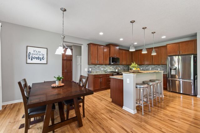 998 Inspiration Parkway N, Bayport, MN 55003