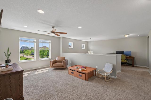 998 Inspiration Parkway N, Bayport, MN 55003