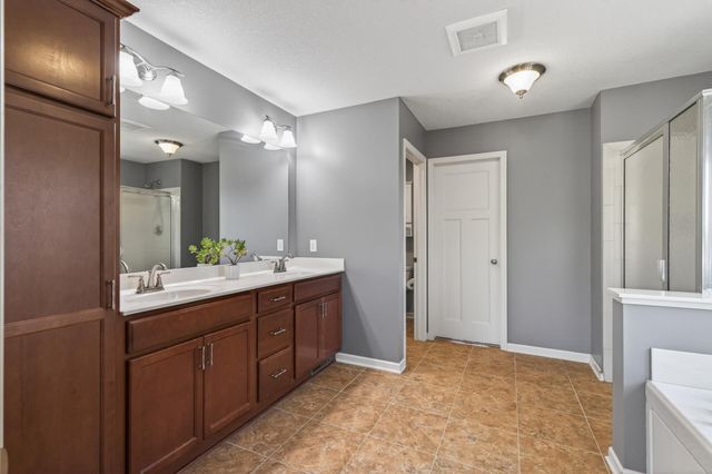 998 Inspiration Parkway N, Bayport, MN 55003