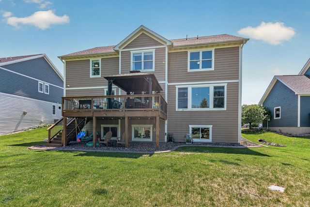 998 Inspiration Parkway N, Bayport, MN 55003