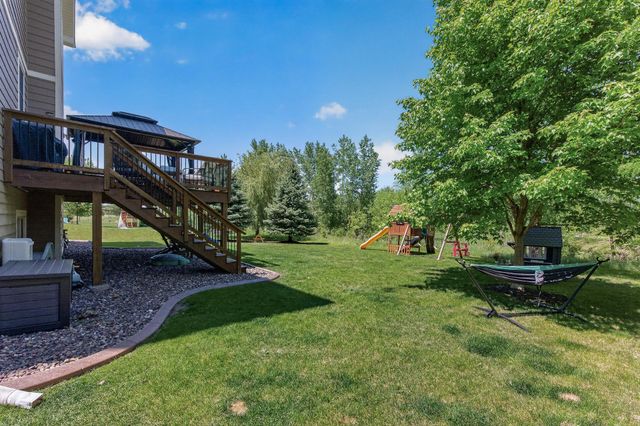 998 Inspiration Parkway N, Bayport, MN 55003