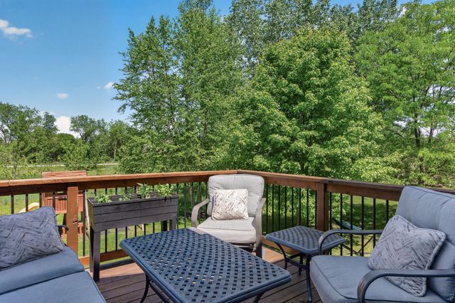 998 Inspiration Parkway N, Bayport, MN 55003