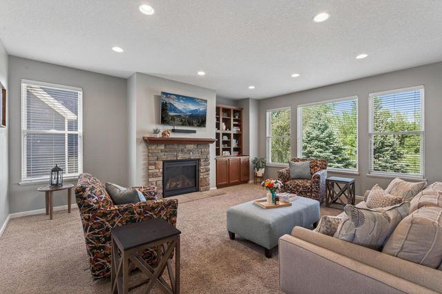 998 Inspiration Parkway N, Bayport, MN 55003