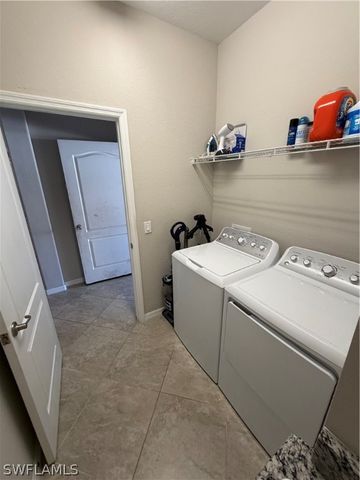 4284 Raffia Palm CIR, Naples, FL 34119