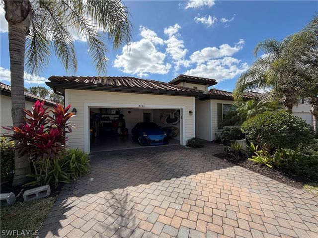 4284 Raffia Palm CIR, Naples, FL 34119