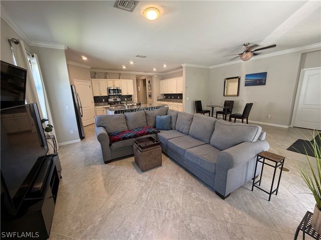 4284 Raffia Palm CIR, Naples, FL 34119