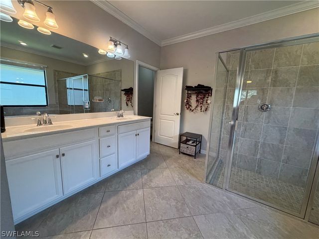 4284 Raffia Palm CIR, Naples, FL 34119