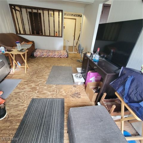 3648 Mulberry Street NW, Uniontown, OH 44685