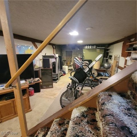 3648 Mulberry Street NW, Uniontown, OH 44685